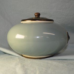 14 oz Cindy Crawford Style jar candle vetivert & sage discontinued (384w)